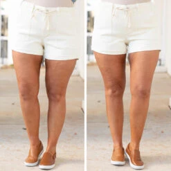 Meadow Memories Shorts, Cream -VogueBabe Store 15 033d8aac f06a 4f15 8f2b 18dd27509d17