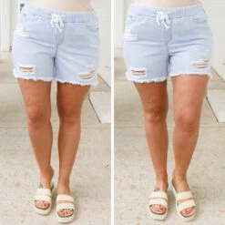 Always The Favorite Shorts, Light Wash -VogueBabe Store 1 e1f38656 3e6c 47c7 ad1a 946a357b1472