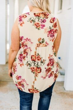 She's Marvelous Tank, Ivory -VogueBabe Store 373A0581