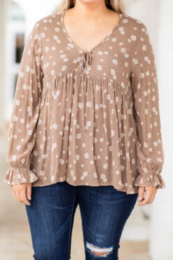 What The Day Brings Top, Mocha -VogueBabe Store 373A1083