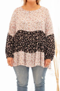 Happy Together Top, Ivory-Black -VogueBabe Store 373A5116 8ff1f7ea b24b 4b00 8613 311c095d41ca