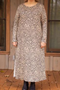 Making My Way Dress, Taupe -VogueBabe Store 5E1A7415