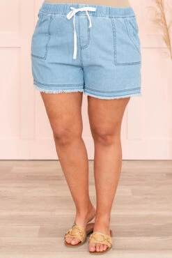 A Sunny Breeze Shorts, Light Denim