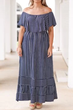 Not An Illusion Maxi Dress, Navy-Ivory -VogueBabe Store NotAnIllusionMaxiDress Navy Ivory 2