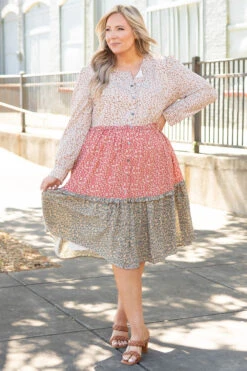 Surrounded By Flowers Dress, White -VogueBabe Store SurroundedByFlowersDress White 0500